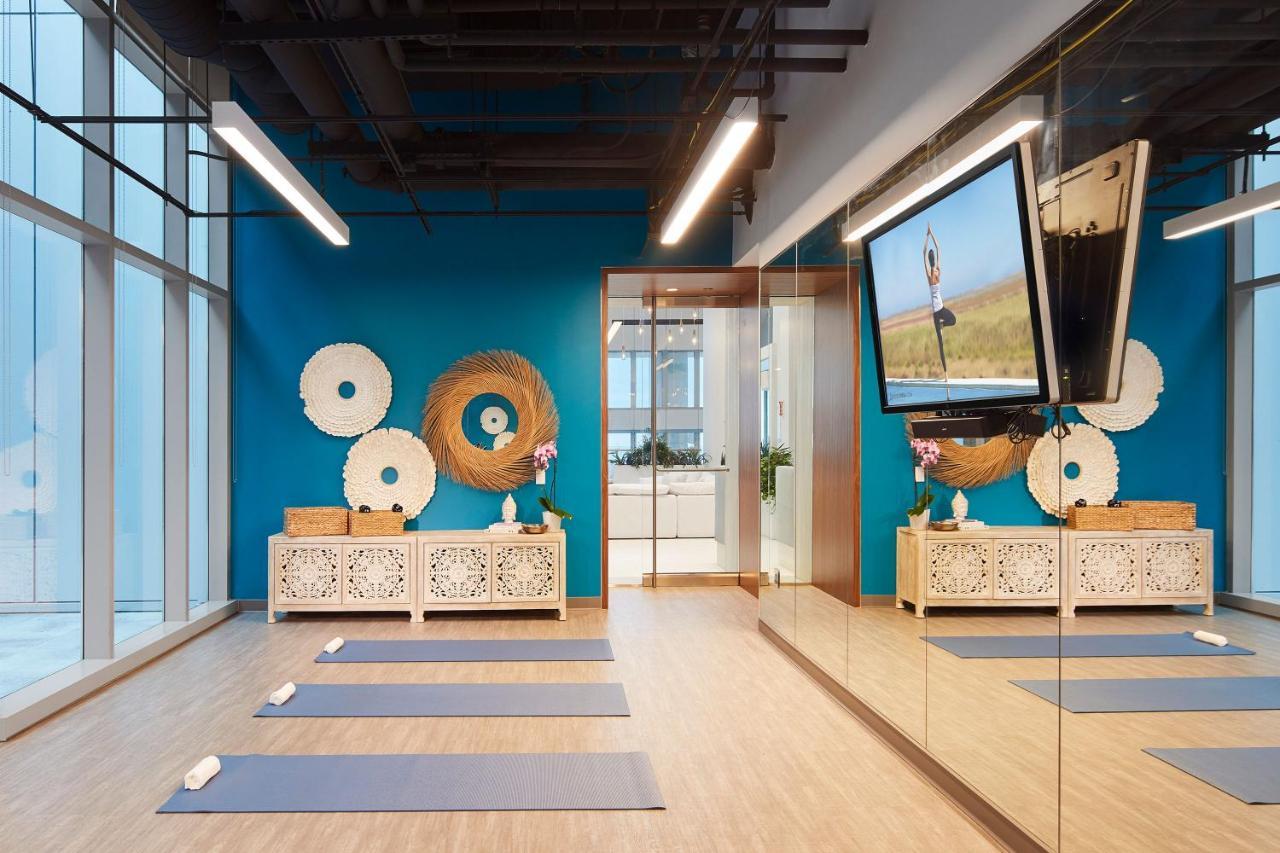Sentral Michigan Avenue Aparthotel Chicago Eksteriør bilde The yoga studio at the 1000M building