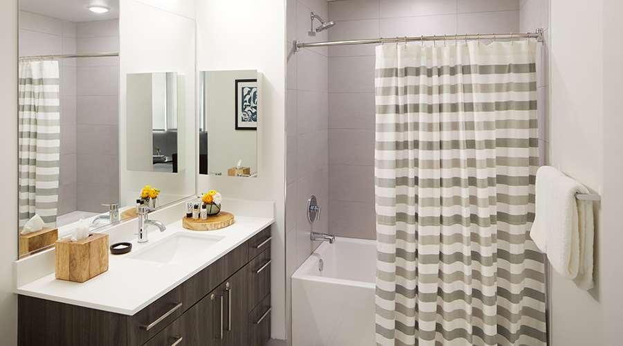 Sentral Michigan Avenue Aparthotel Chicago Eksteriør bilde A shower curtain