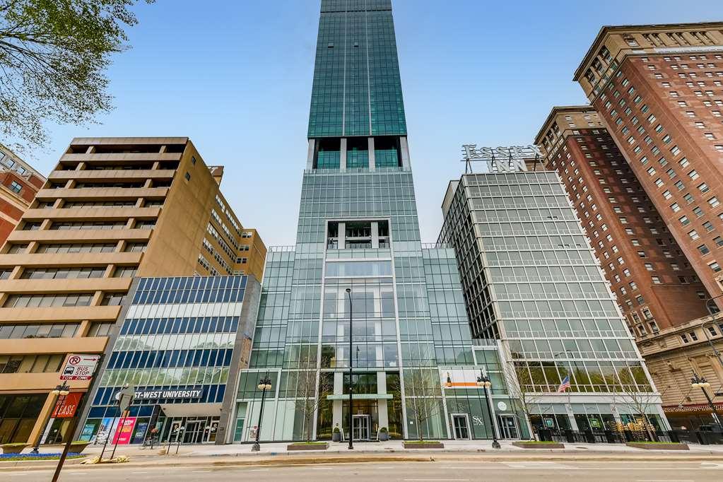 Sentral Michigan Avenue Aparthotel Chicago Eksteriør bilde The building's entrance